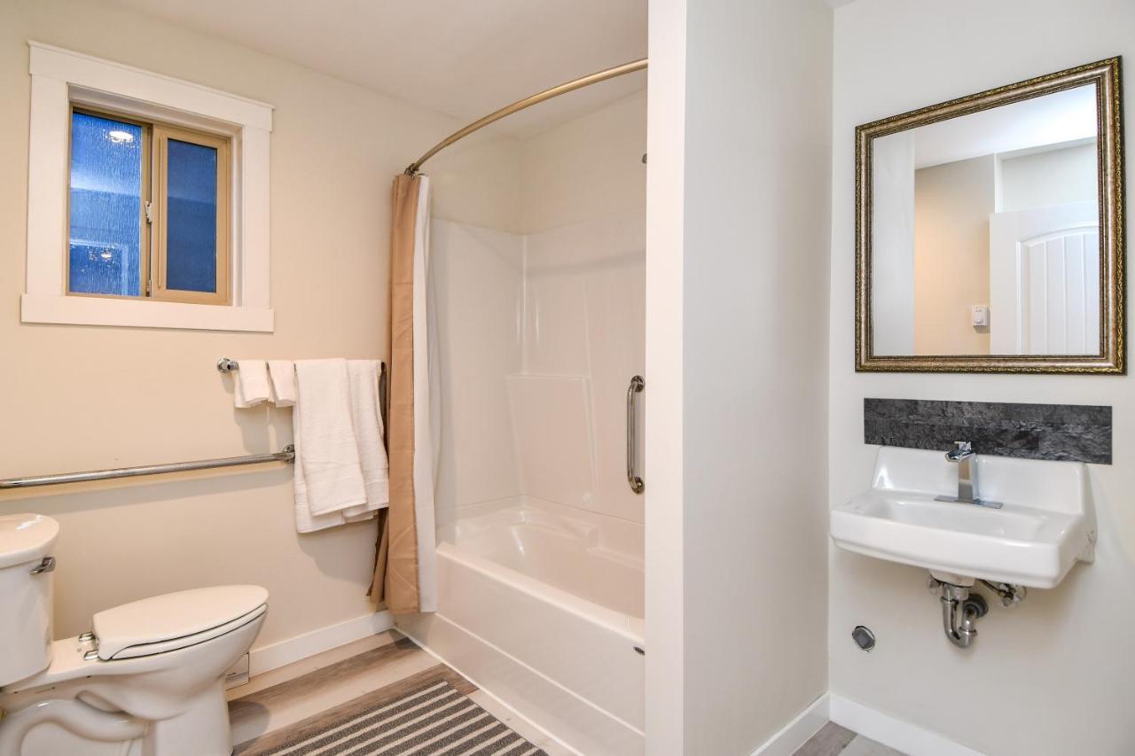 Chateau Riverside Кембъл Ривър Екстериор снимка